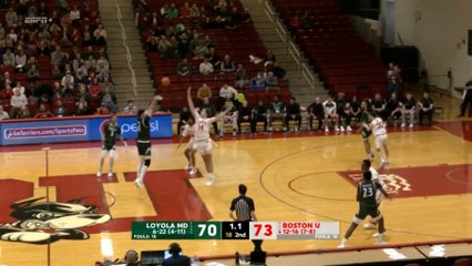 El español Alonso Faure mete un triple desde el logo para forzar la prórroga en la NCAA