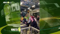 Ciudadanos venezolanos irrespetan a un policía en el Metro de Medellín