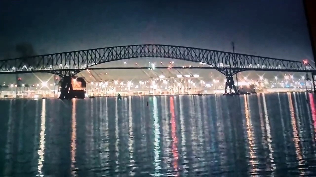 Le Pont de Baltimore s'effondre