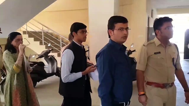 Collector and SP reached polling stations, asked to make ramps