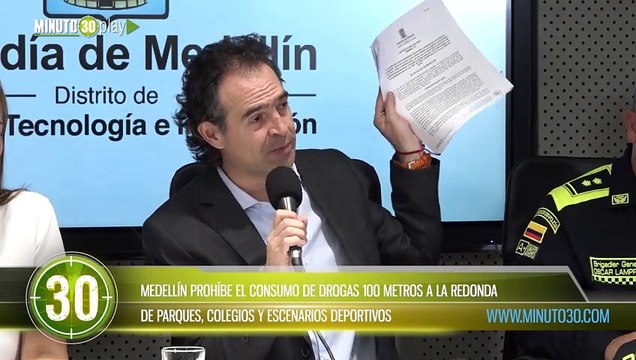 Medellín prohíbe el consumo de drogas 100 metros a la redonda de parques, colegios y escenarios deportivos