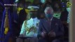 El príncipe de Gales, a punto de dormirse en la ceremonia de Barbados