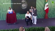 López Obrador recibe la dosis de refuerzo de la vacuna contra el covid-19