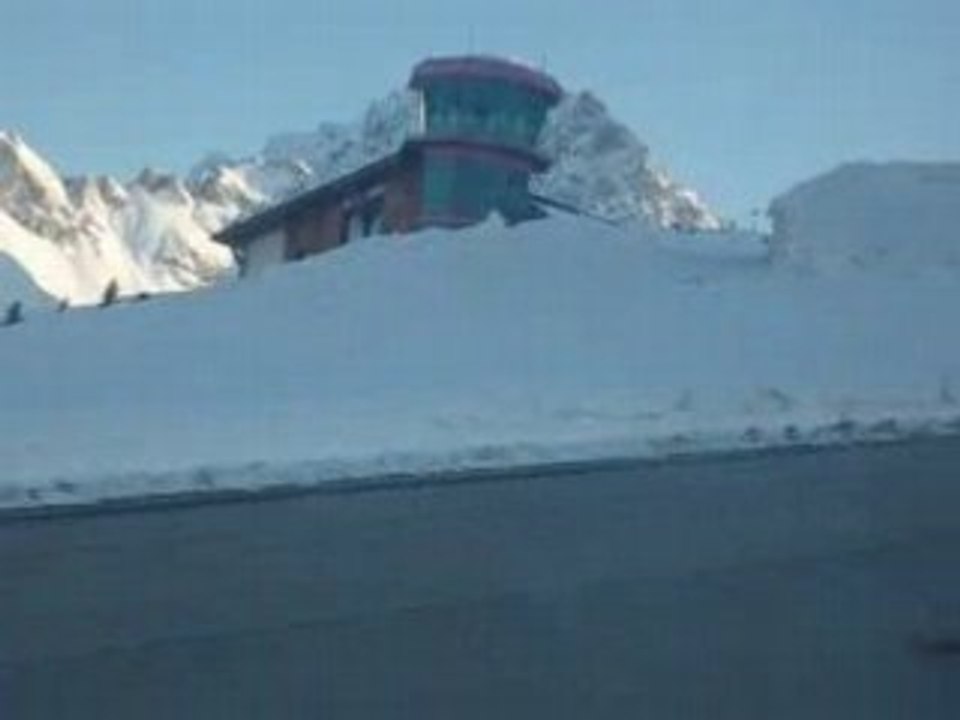 atterrissage altiport courchevel