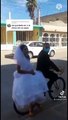 #VIRAL_ NO ESTAMOS LLORANDO: PAPÁ LLEVA AL ALTAR A SU HIJA EN BICICLETA Y SE HACE VIRAL