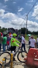 09-05-2021 Cali  2 Hay enfrentamiento entre indígenas y civiles