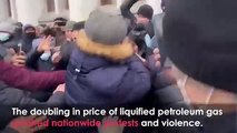 Los manifestantes kazajos destrozan la ciudad mientras Rusia envía tropas
