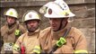 Los bomberos de Filadelfia informan sobre el incendio en el que murieron 13 personas, entre ellas 7 niños
