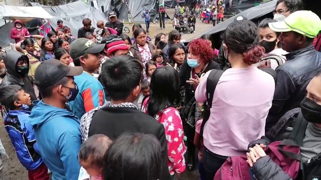 Amenazan con desalojar a más de un millar de indígenas desplazados en Bogotá