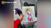 Abuelito vende sus dibujos para comprar leche para sus nietos