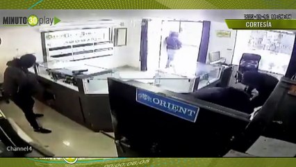 Violento atraco, en dos minutos desocuparon una joyería