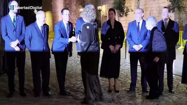 La reina Sofía arranca sus vacaciones con un baño de masas en Mallorca