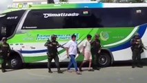 Capturan por tráfico de migrantes a dos ecuatorianos que transportaban 21 personas en Urabá