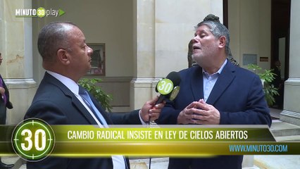 Cambio Radical insiste en ley de cielos abiertos