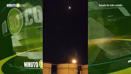 Se ve melito Graban otro OVNI y muestran como se pierde en el cielo de la nada