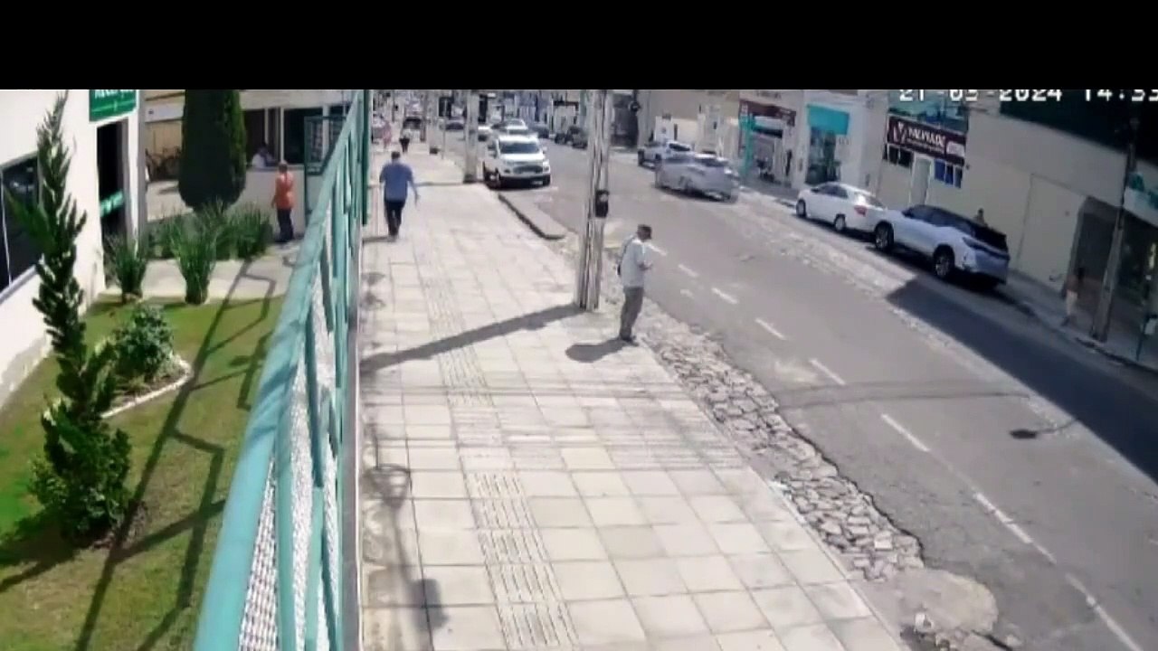 Ex-vereador é internado em estado grave após ser atropelado