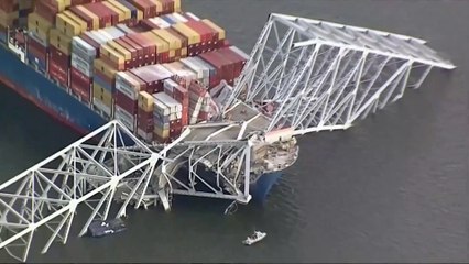 Fotos y videos muestran momento en que barco choca puente en Baltimore 2/3