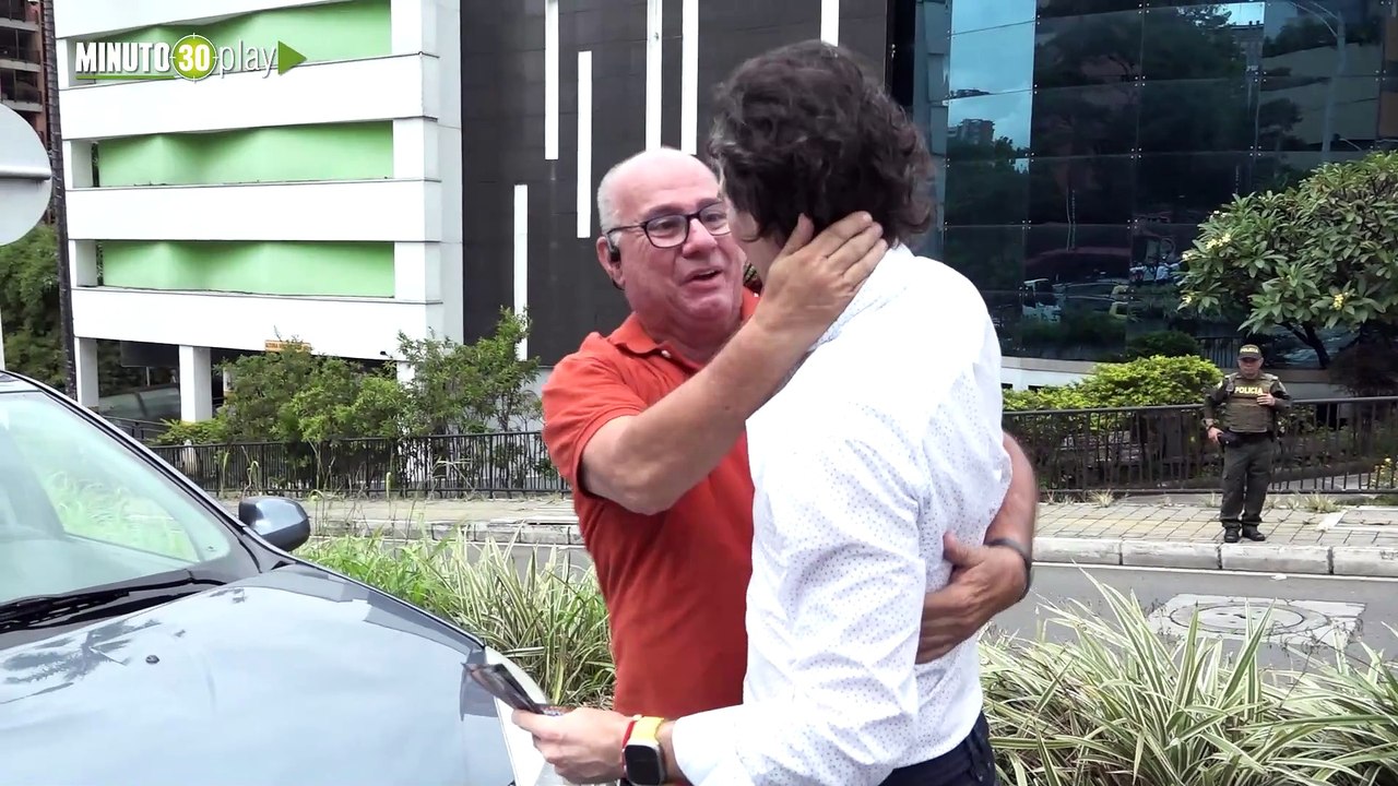 Fico Gutiérrez salió a las calles a agradecer a la gente de Medellín