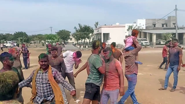 होली गीतों पर इस कदर नाचे भरतपुर एसपी मुदुल कच्छावा