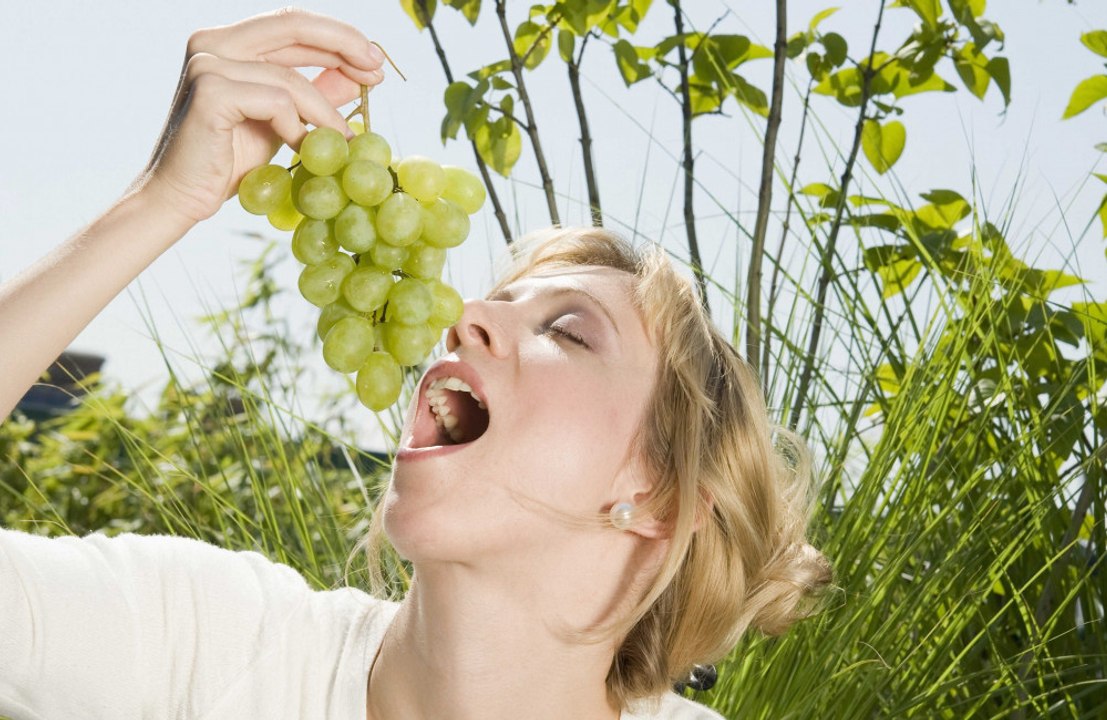 Women find weight loss tricky due to eating habits