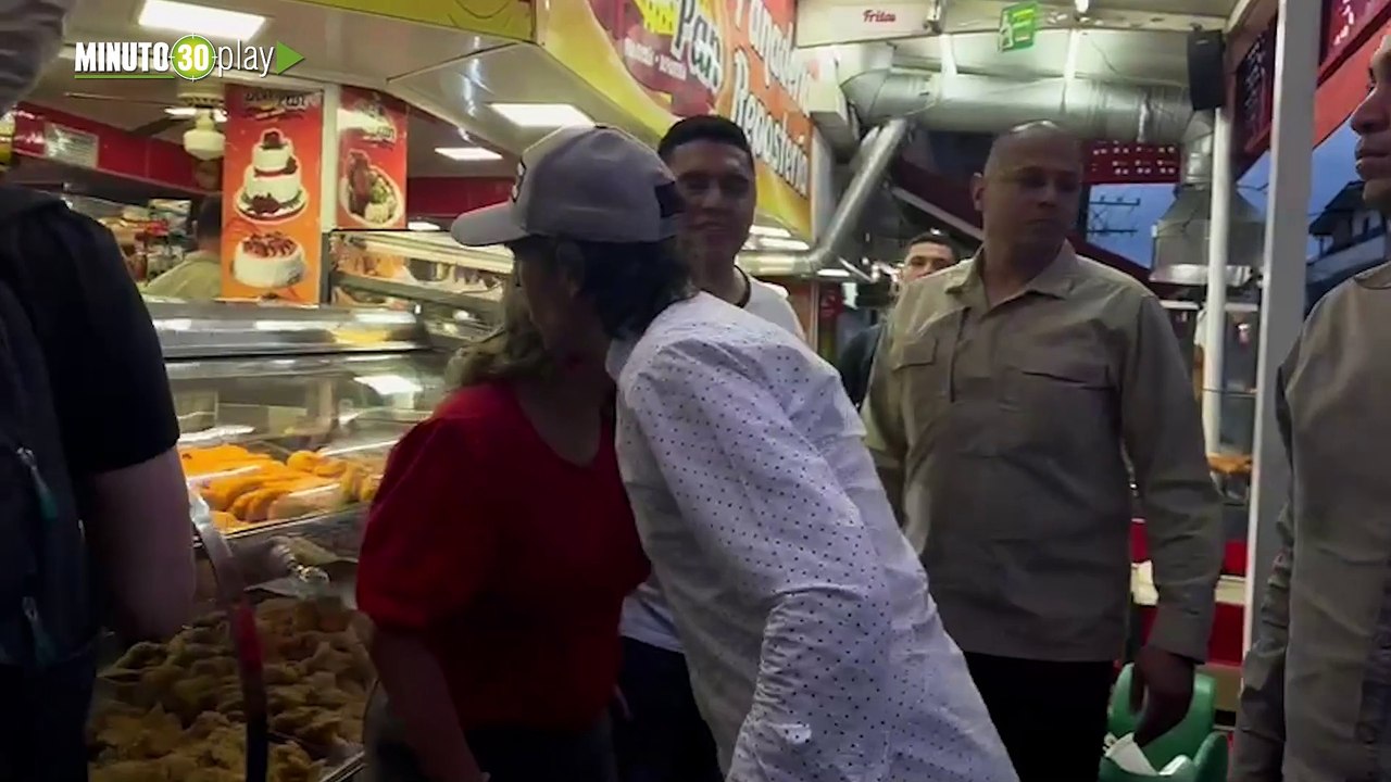 Fico Gutiérrez llegó a Castilla, lugar donde hace tres meses presentó su aspiración a la Alcaldía de Medellín