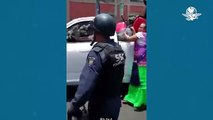 #LadyTacosDeCanasta, otra vez, se enfrenta con policías; se llevaron las sillas de su negocio