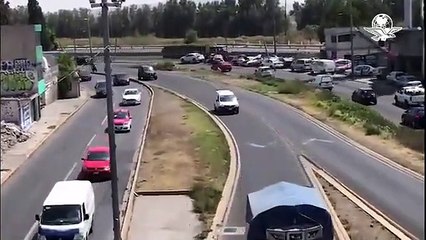 Automovilistas usan carril exclusivo de Mexibús como ¡¡¡vía rápida!!!