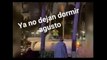 #VIDEO: Empleado municipal moja a persona sin hogar mientras dormía en áreas verdes y divide opiniones