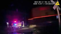 #VIDEO: Un tren choca contra un coche de policía en las vías con un sospechoso en el asiento trasero