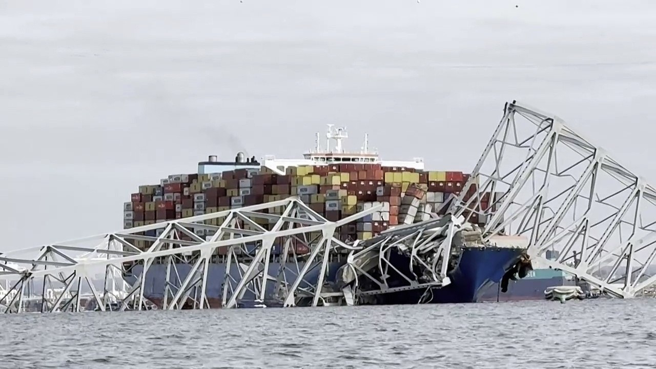 Brückeneinsturz in Baltimore: Schiff hatte wohl technisches Problem
