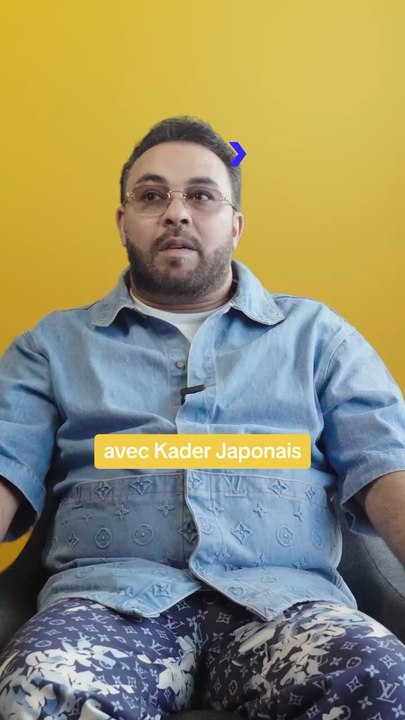 « Ce qui est bien avec le raï c’est qu’il peut se mélanger avec les autres styles musicaux »  Kader Japonais, chanteur algérien, est venu répondre aux questions de liik dans Tonton du Bled !