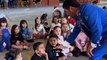 Niño le roba el show escolar a payaso al cantar a todo pulmón el corrido JGL