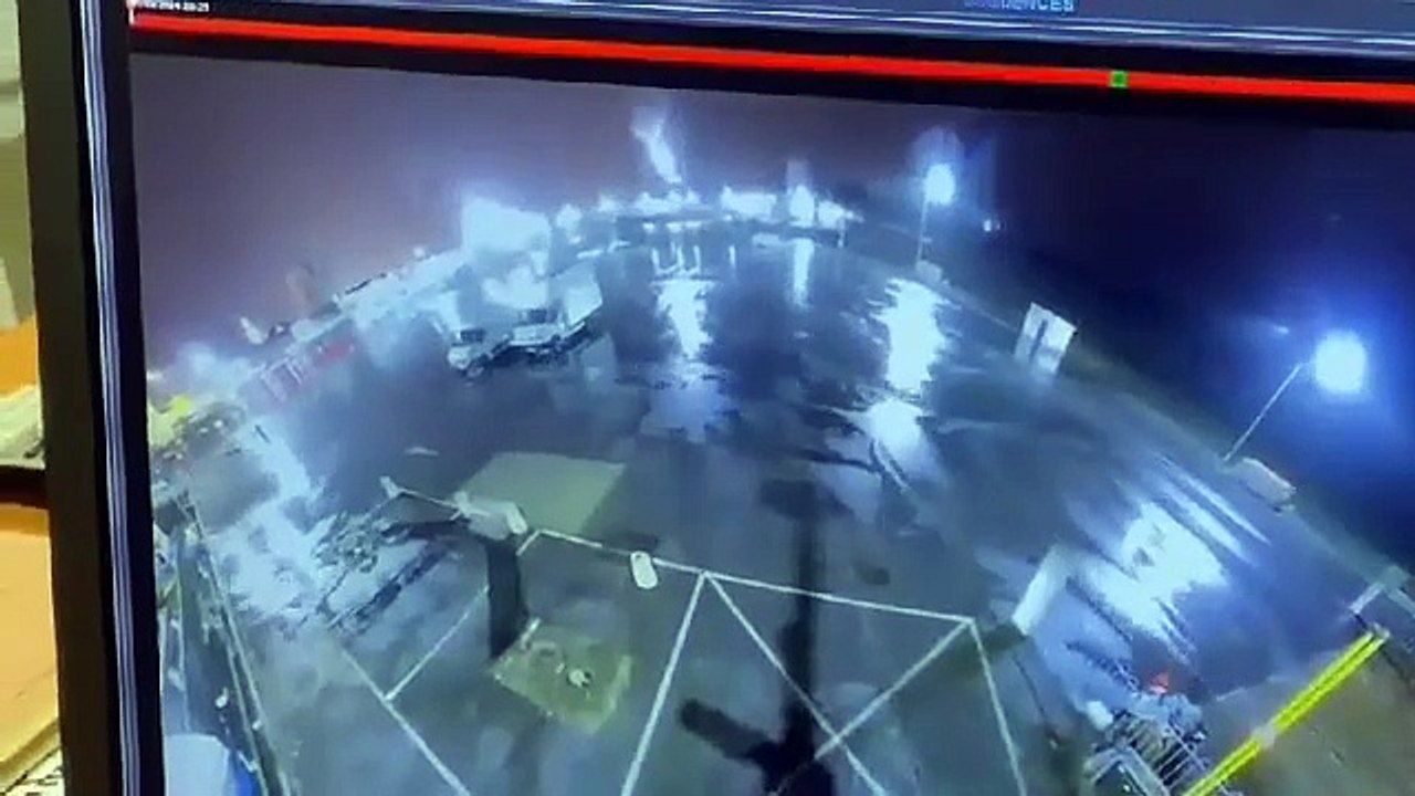 Deux camions déplacés par le vent lors de la tempête Nelson à Saint-Gilles-Croix-de-Vie