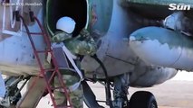 Un avión de ataque ruso Su-25 dispara misiles contra instalaciones militares ucranianas