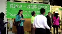 Hong Kong reduce los escaños de elección directa en los comicios locales