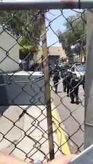 Download Video: Fuerte movilización policíaca en el Reclusorio Oriente por motin de internos