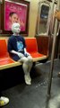 Encuentrana a Extraterrestre en el Metro primeros contactos con humanos