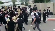 Policía sionista de Israel ataca a judíos ortodoxos que están en contra  de las masacres de palestinos