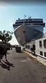 El crucero MSC Opera chocó contra un crucero fluvial y un muelle en Venecia (Italia). El accidente causó varios heridos e importantes daños en ambas embarcaciones.