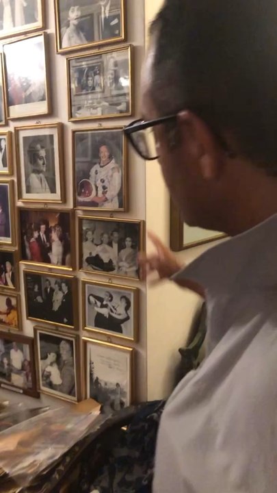 La star du cinéma italien Gina Lollobrigida avec l’avocat Arash Derambarsh à Rome en Italie