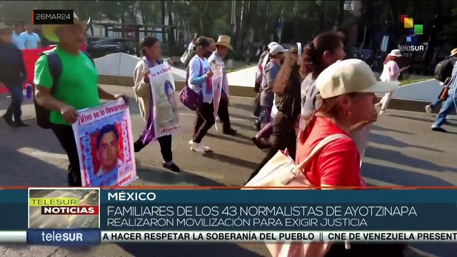 En México familiares de los 43 Normalistas de Ayotzinapa se movilizaron para exigir justicia