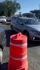 Vehículo volcado sobre avenida Patria