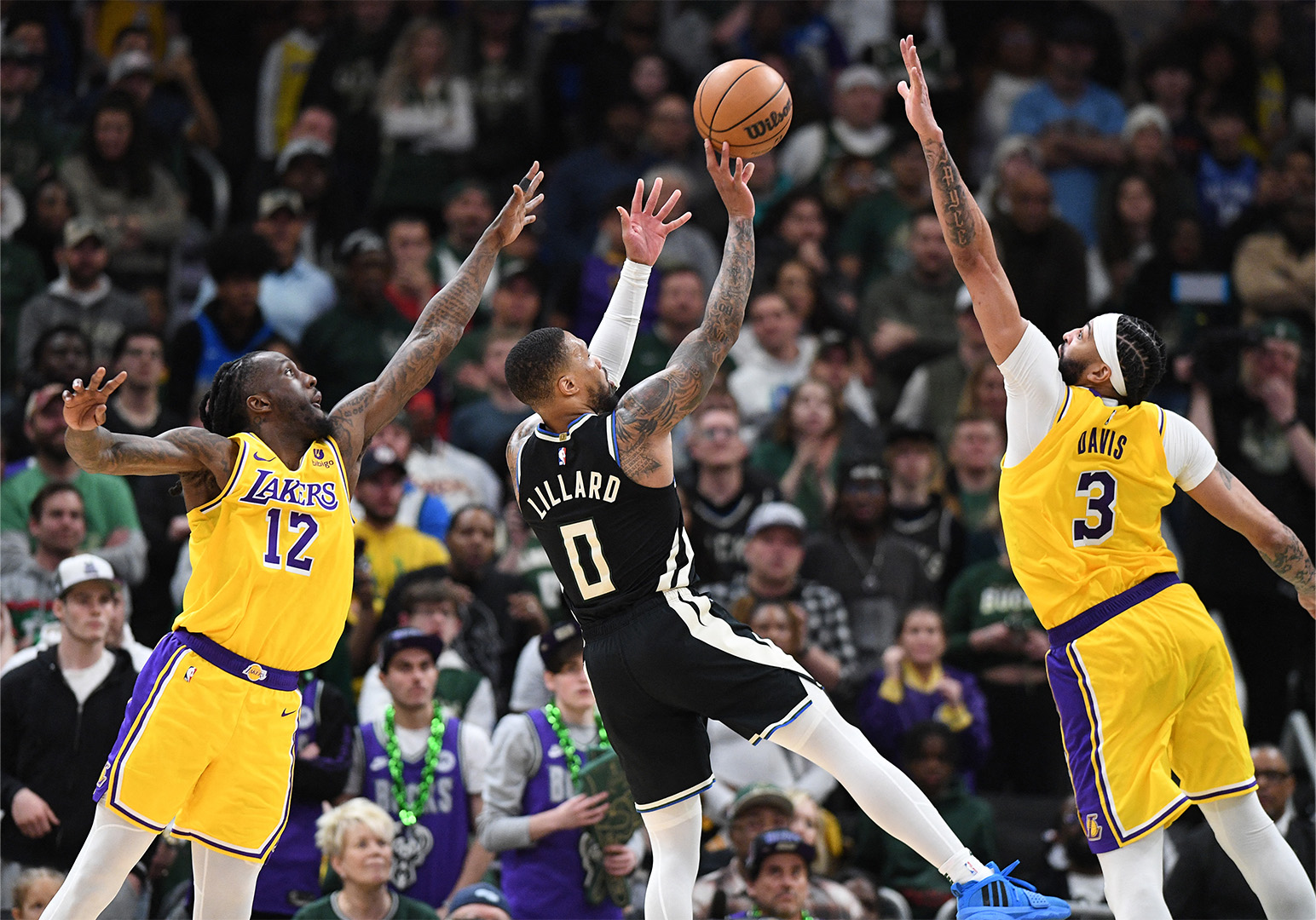 NBA : Les Lakers renversent les Bucks au terme d'un match ahurissant