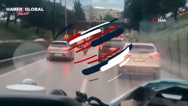 Ambulans için trafiği ‘Fermuar’ ile açtı