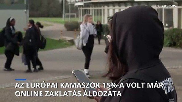 Drámaian nőtt az online zaklatások aránya a fiatalok körében