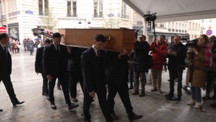 "Bonsoir": les adieux de la culture et de la politique à Frédéric Mitterrand