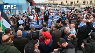 Palestinos en Beirut protestan frente a las oficinas de UNRWA