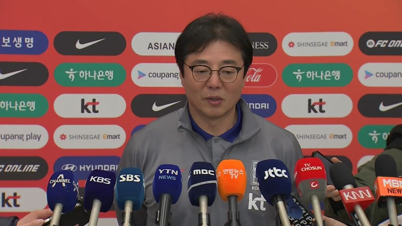 태국전 마친 대표팀 귀국...황선홍 감독은 올림픽팀으로 복귀 / YTN