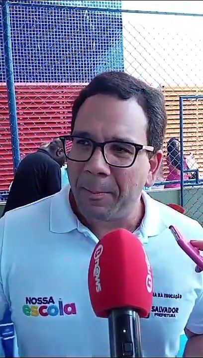 Secretário de Educação de Salvador enaltece entrega de chocolates em escolas