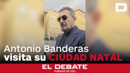Antonio Banderas acude a ver al Cristo de Buena Muerte en su ciudad natal